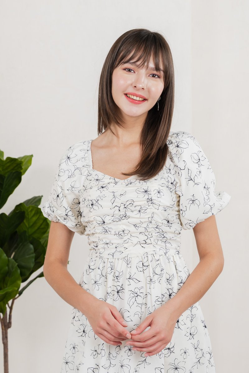 Hibiscus Floral Ruched Midi Dress In White (XS)