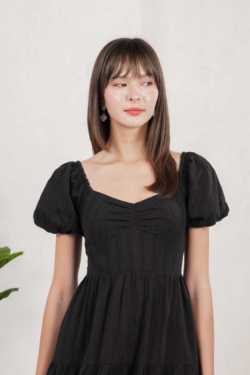 Maple Sweetheart Textured Midi Dress In Black (XS)