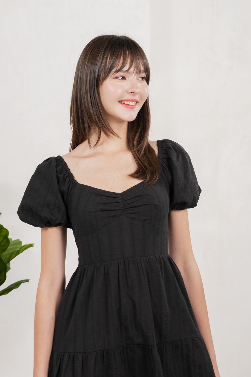 Maple Sweetheart Textured Midi Dress In Black (XS)
