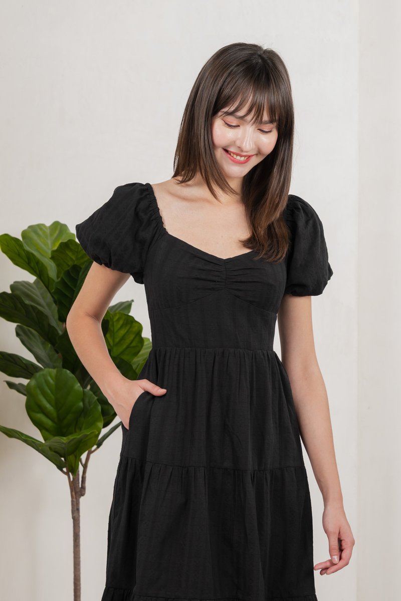 Maple Sweetheart Textured Midi Dress In Black (XS)