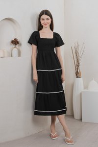 Tavia Smocked Tiered Midi Dress In Black (S)