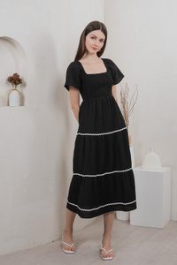 Tavia Smocked Tiered Midi Dress In Black (S)