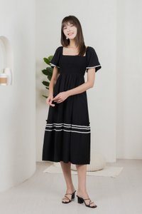 Monet Smocked Contrast Midi Dress In Black