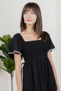 Monet Smocked Contrast Midi Dress In Black