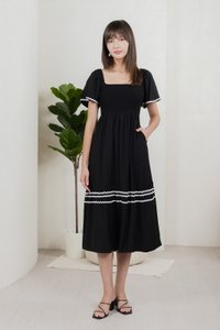 Monet Smocked Contrast Midi Dress In Black
