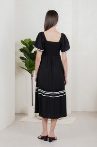 Monet Smocked Contrast Midi Dress In Black