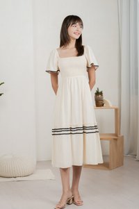 Monet Smocked Contrast Midi Dress In Cream