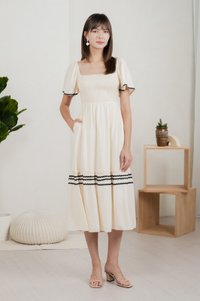 Monet Smocked Contrast Midi Dress In Cream