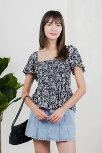 Kismet Printed Smocked Top In Black