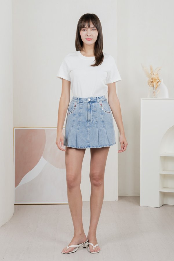Asters Embroidered Pleat Denim Skort In Light Wash (XS)
