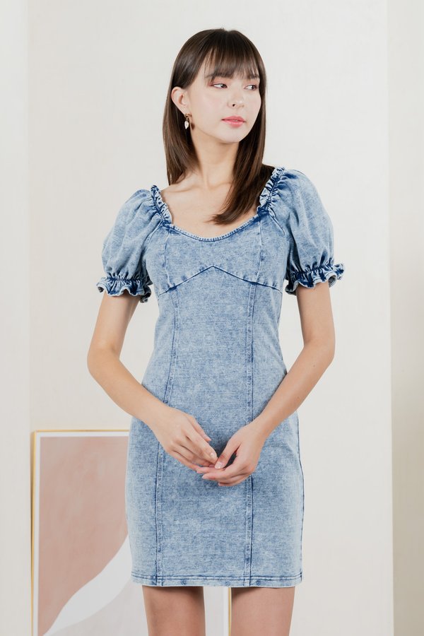 Dolly Denim Panelled Dress In Acid Wash