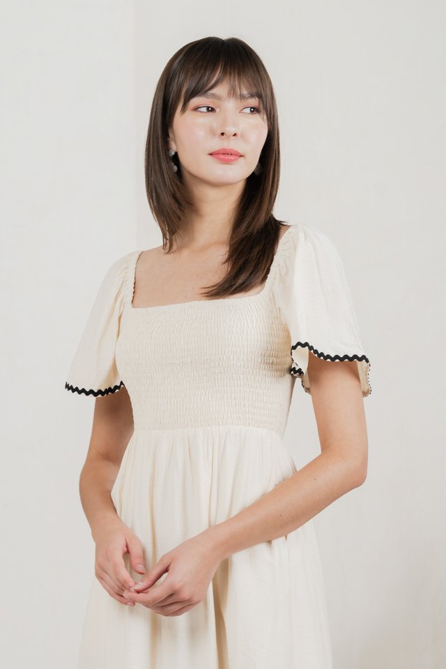 Monet Smocked Contrast Midi Dress In Cream
