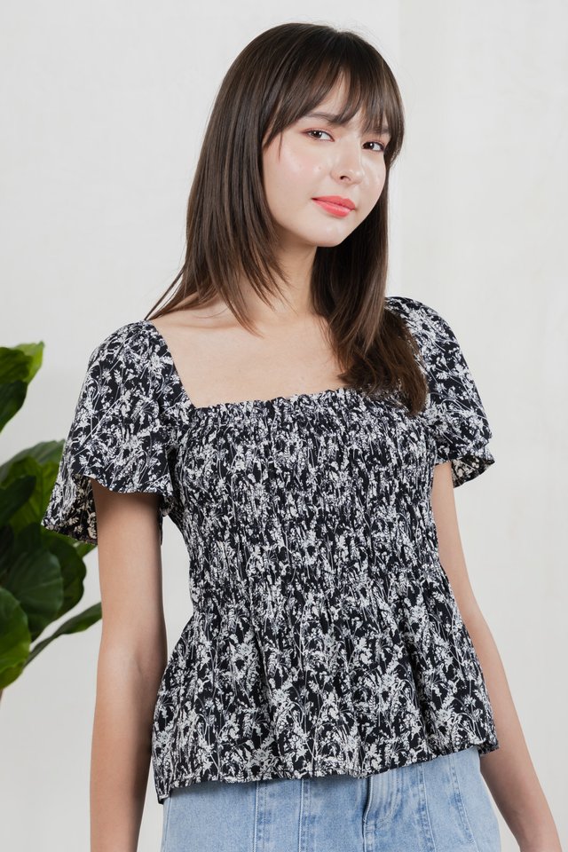 Kismet Printed Smocked Top In Black