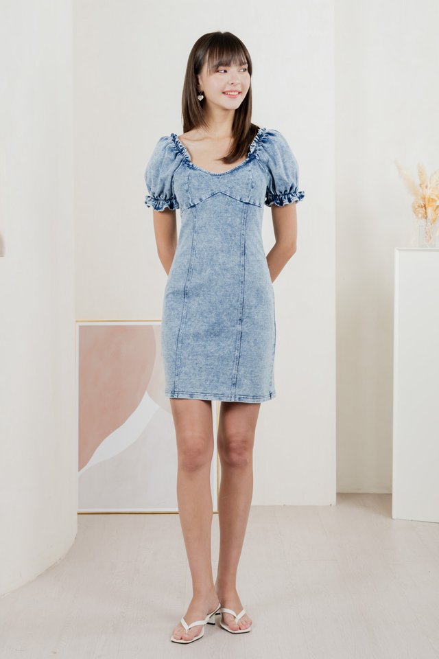 Dolly Denim Panelled Dress In Acid Wash