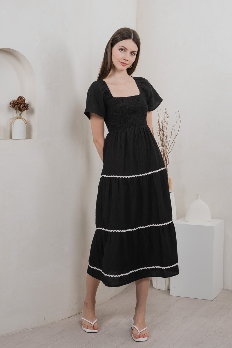 Tavia Smocked Tiered Midi Dress In Black (S)