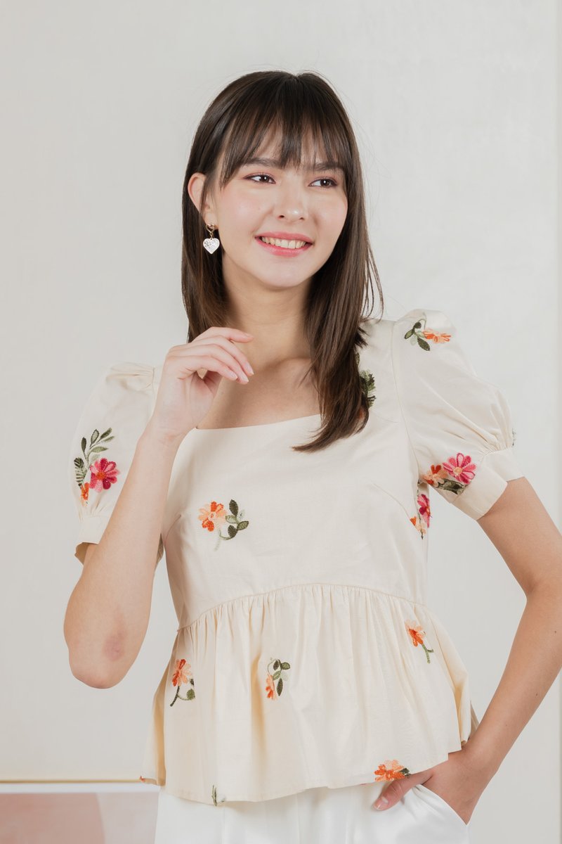 Foxglove Embroidery Babydoll Top In Cream (S)