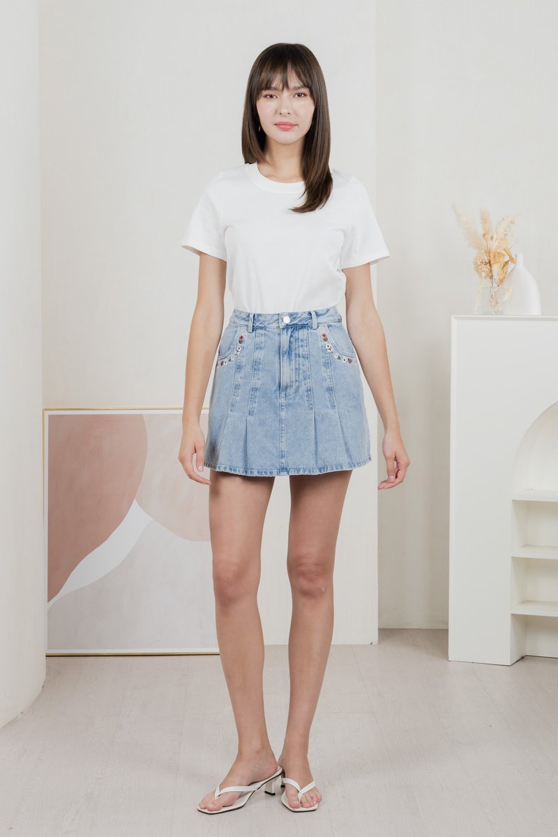 Kerene Basic Crew Neck Tee In White