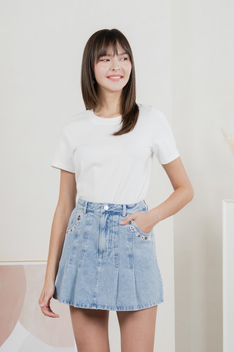 Kerene Basic Crew Neck Tee In White