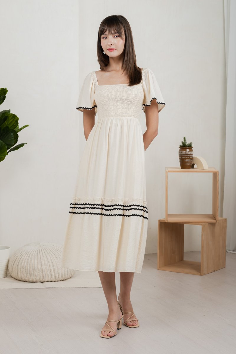 Monet Smocked Contrast Midi Dress In Cream