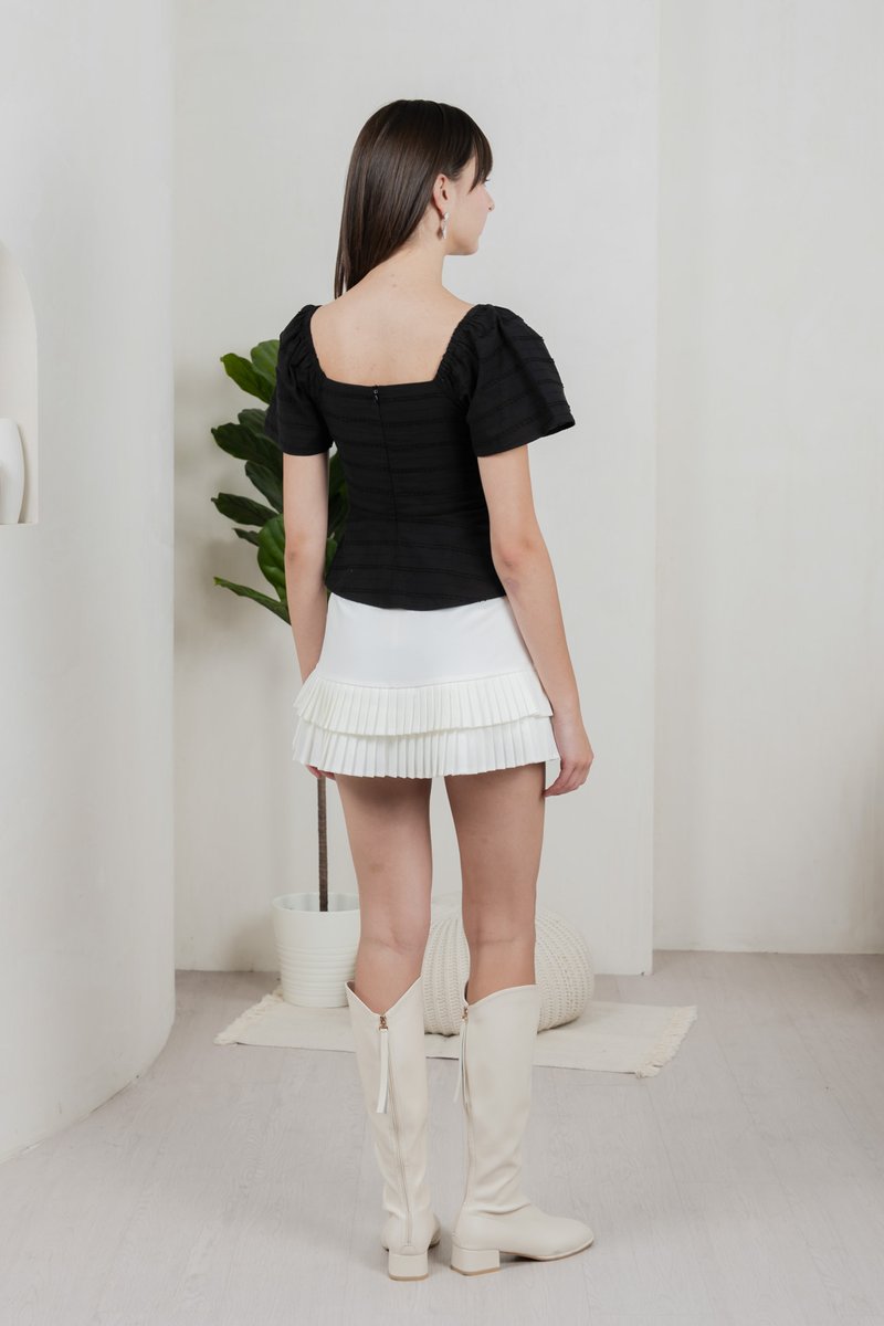 Tidings Textured Ruffles Top In Black
