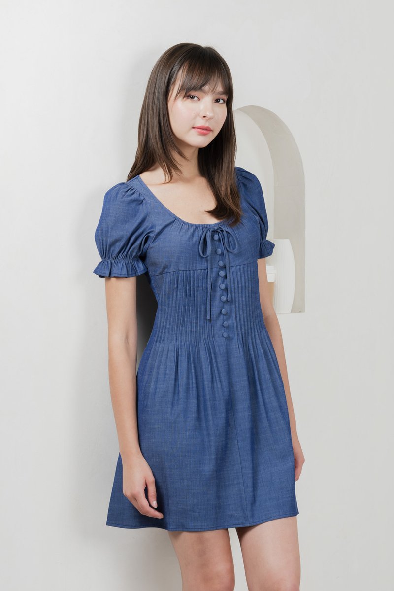 Bonita Ribbon Button Pleated Dress In Denim Blue