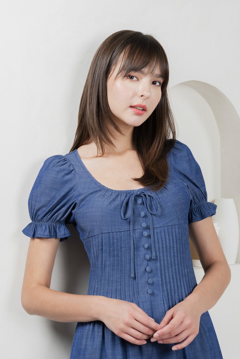 Bonita Ribbon Button Pleated Dress In Denim Blue