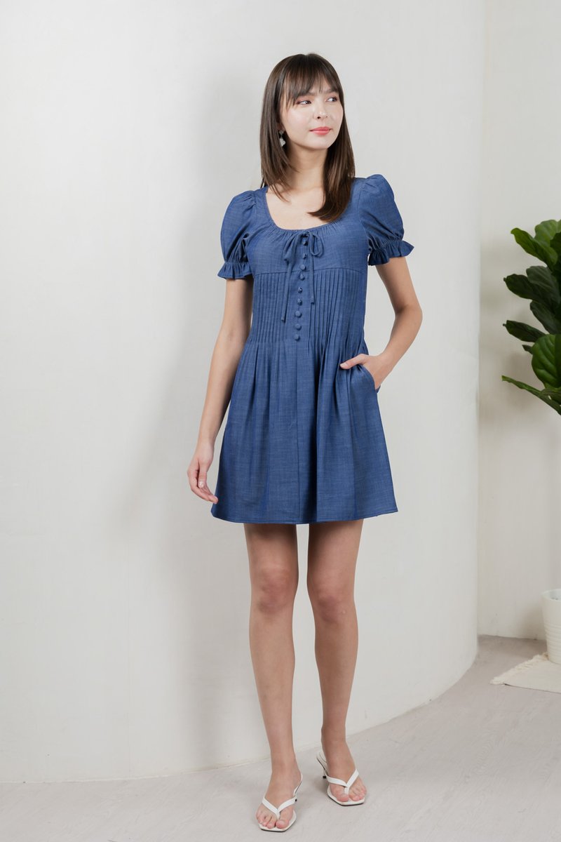 Bonita Ribbon Button Pleated Dress In Denim Blue