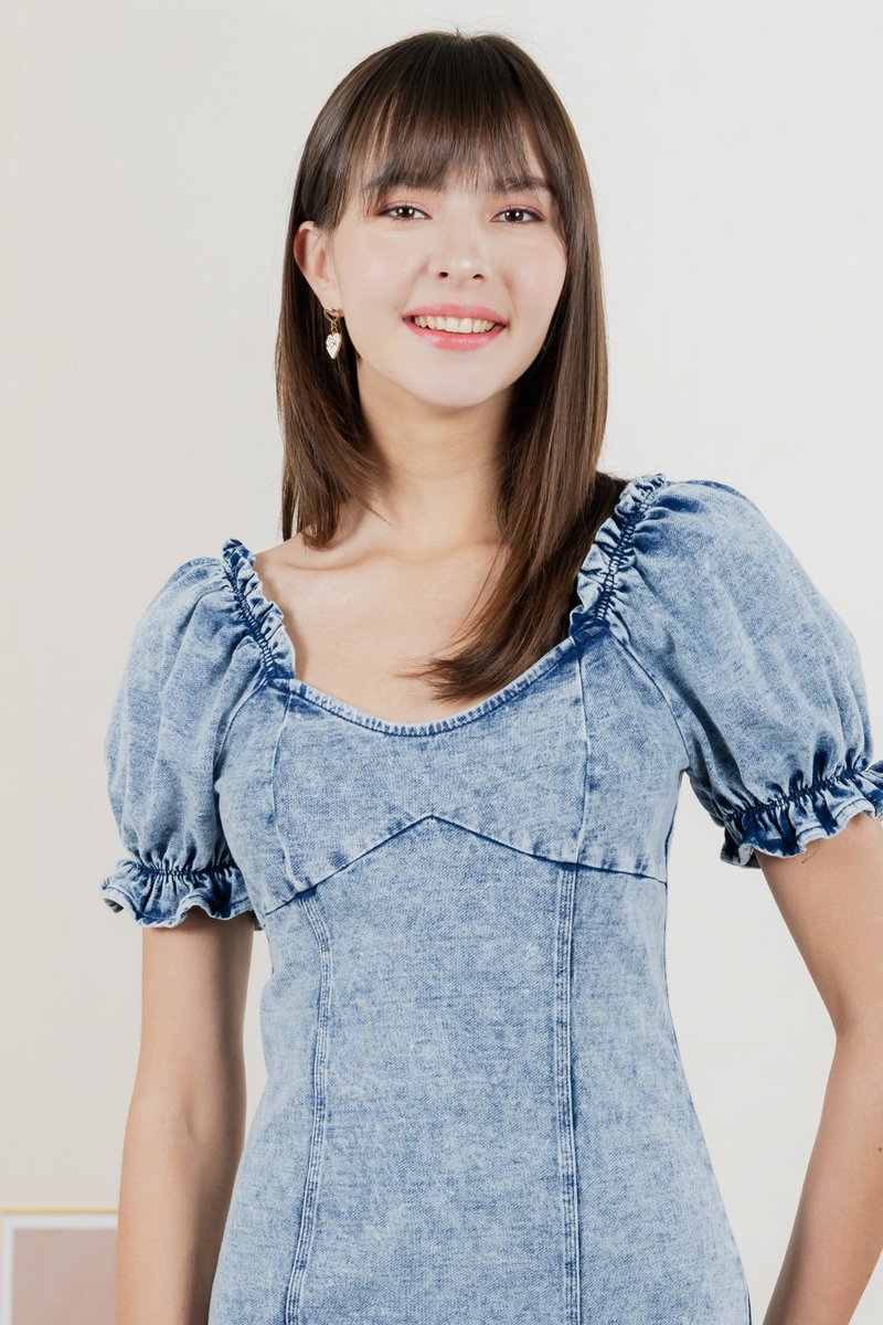 Dolly Denim Panelled Dress In Acid Wash