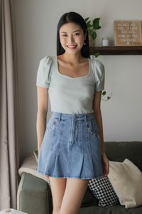 Judy Sweetheart Basic Top In Sage