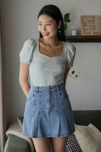 Judy Sweetheart Basic Top In Sage