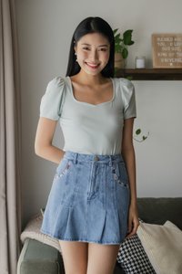 Judy Sweetheart Basic Top In Sage