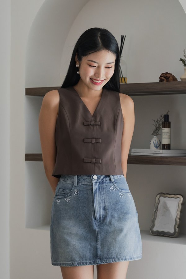 Kinsley Bow Vest Top In Cocoa
