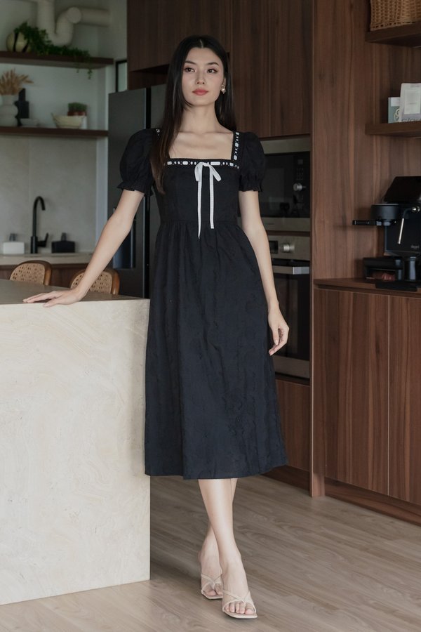 Elma Embroidery Ribbonette Midi Dress In Black (XS)