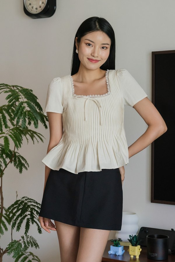 Jones Pintuck Lacey Ribbon Top In Sand