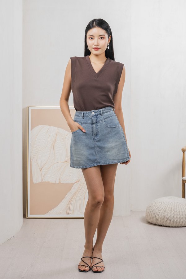 Chase Cotton V Neck Basic Top In Olive