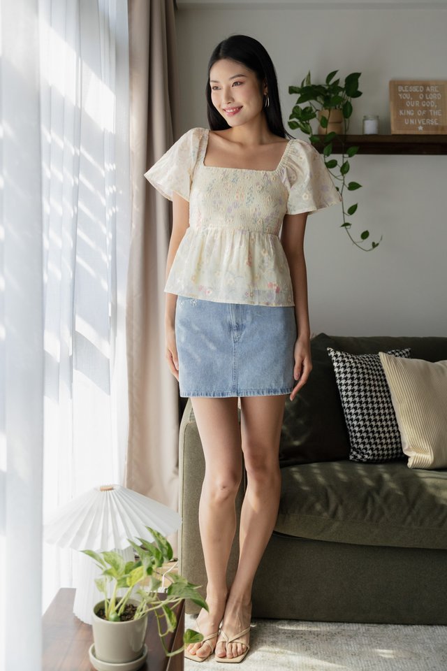 Emylou Smocked Fleur Top In Cream