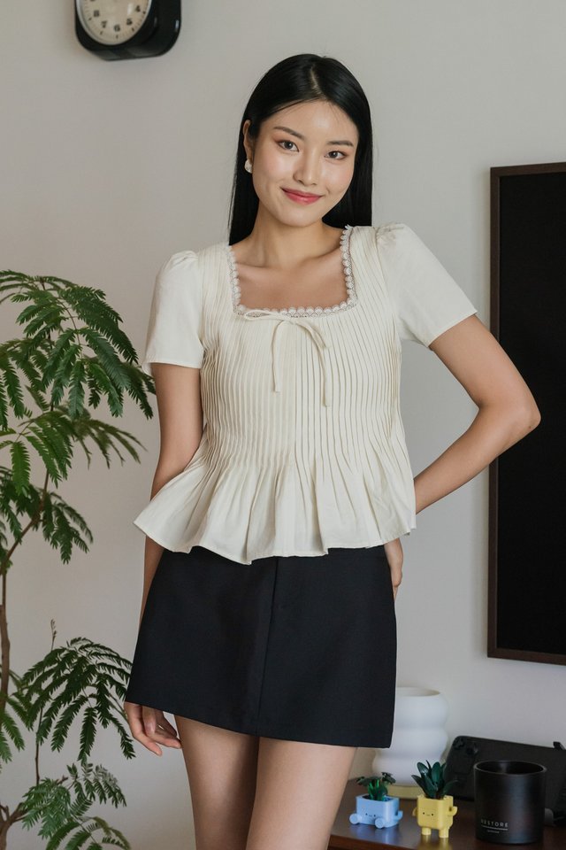 Jones Pintuck Lacey Ribbon Top In Sand