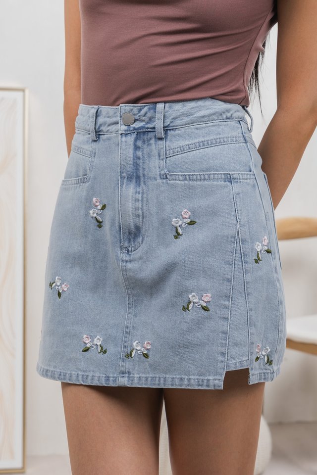 Colette Wild Roses Denim Skort In Light Wash