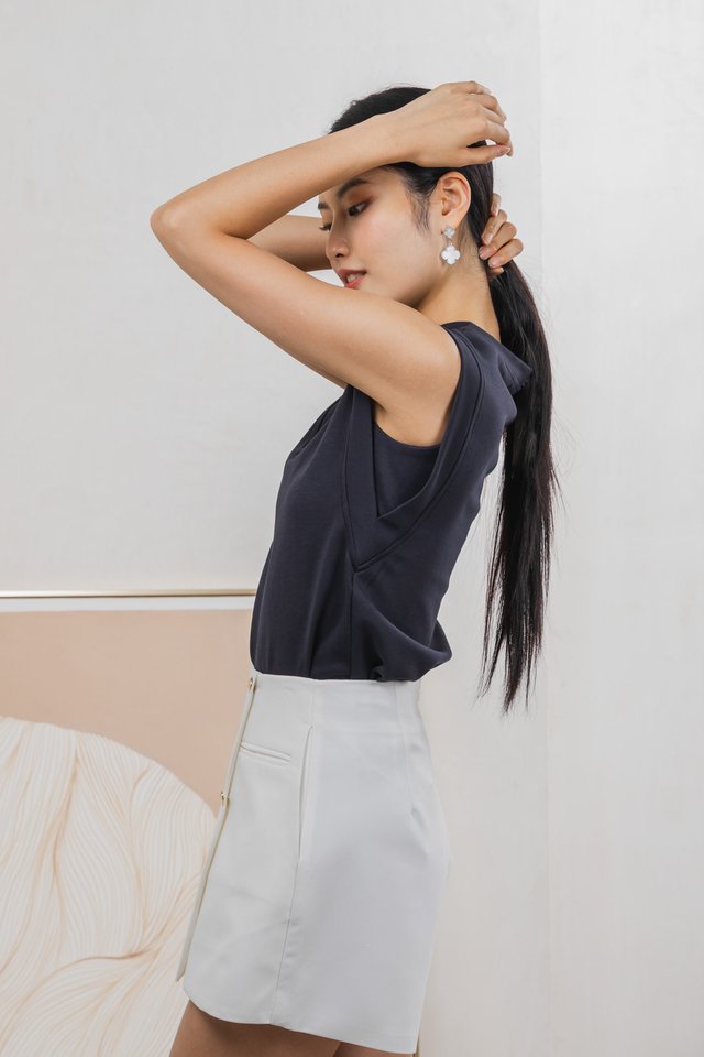 Chase Cotton V Neck Basic Top In Navy