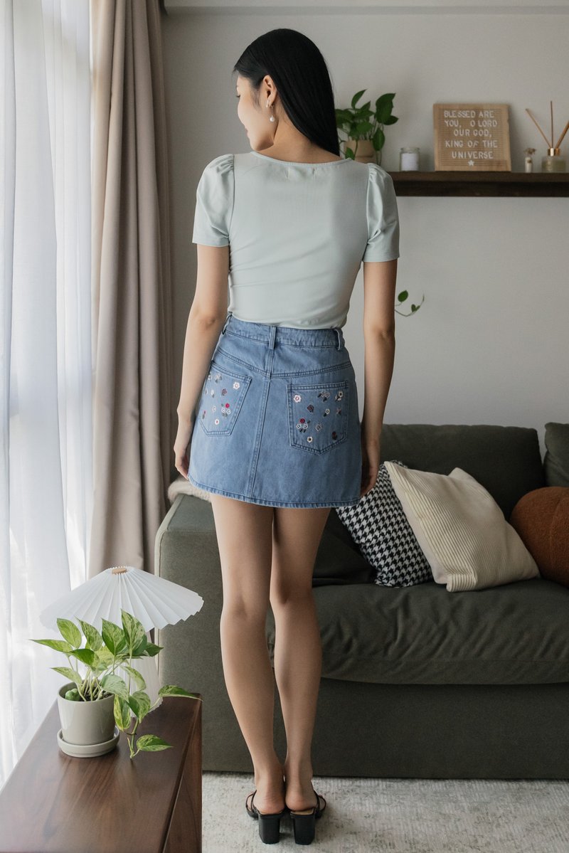 Judy Sweetheart Basic Top In Sage