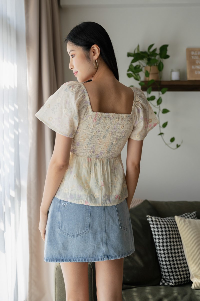 Emylou Smocked Fleur Top In Cream