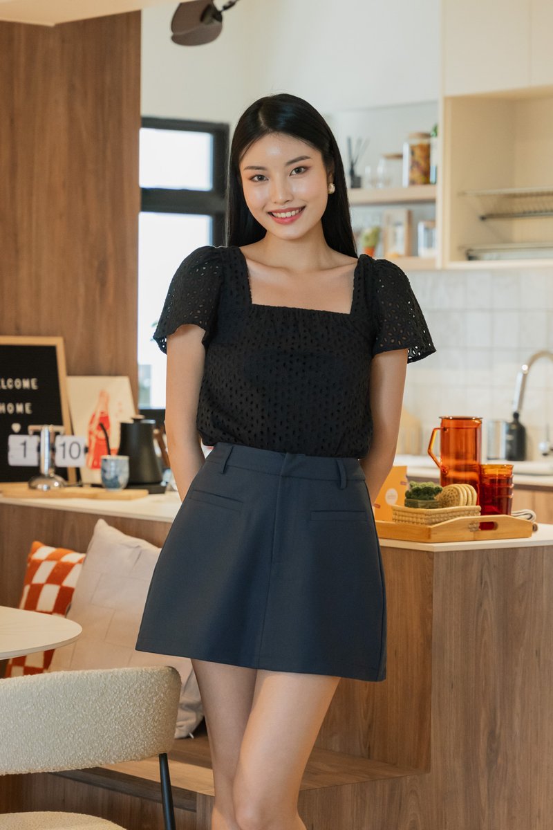Levi Tailored Pocket Skort In Gunmetal