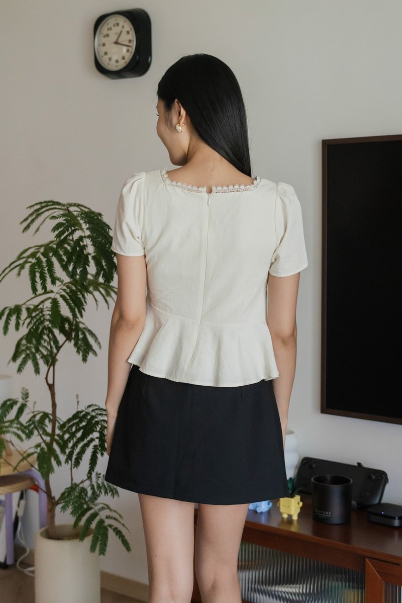 Jones Pintuck Lacey Ribbon Top In Sand