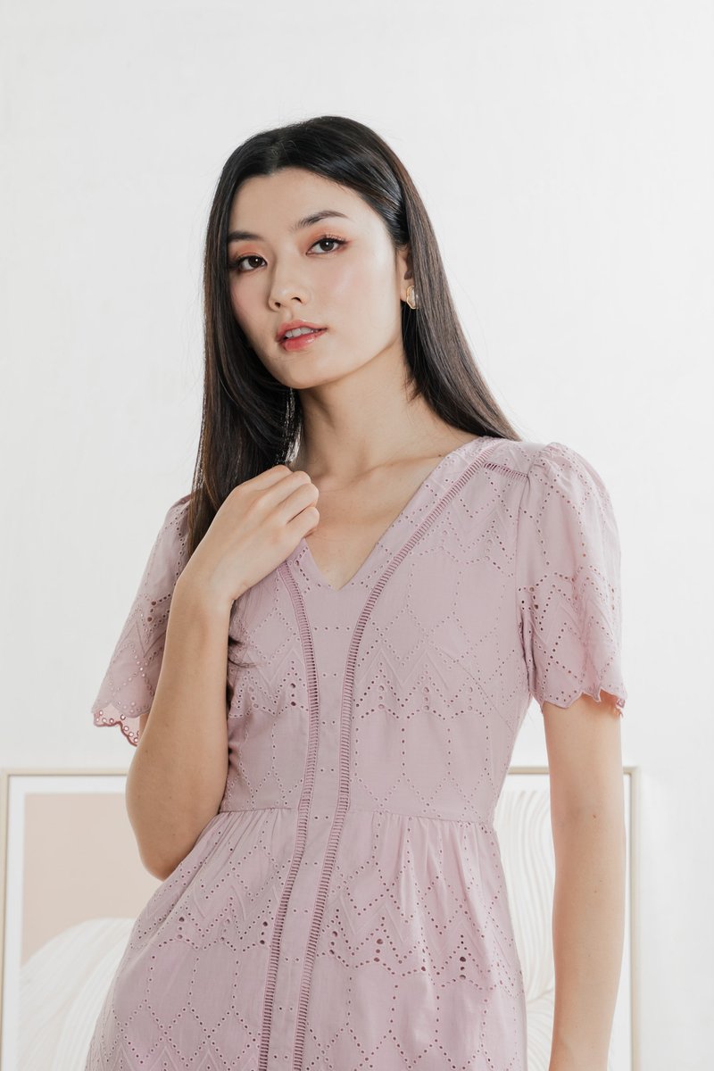 Lindsay Eyelet V neck Midi Dress In Pink (XS)
