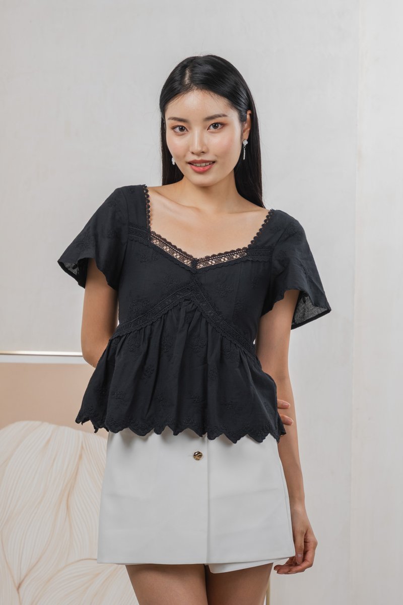 Lilia Embroidery Lace Top In Black