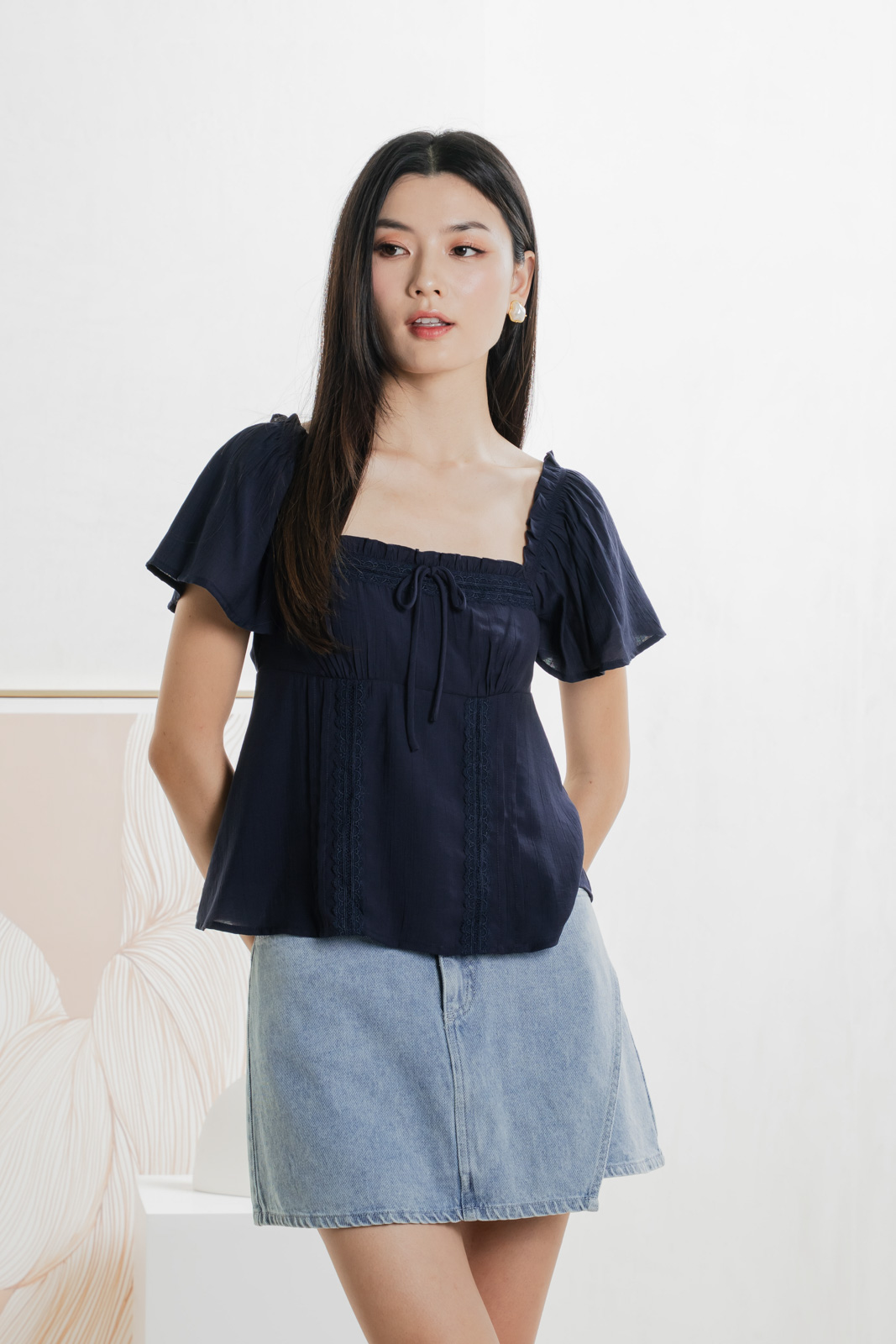 トップス meltthelady neck ribbon tops Neck Ribbon Detail Long Sleeve Cropped Top CD21 - Korean Women's