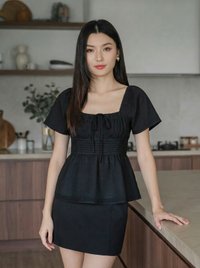 Peachy Textured Ribbon Pleated Top In Black