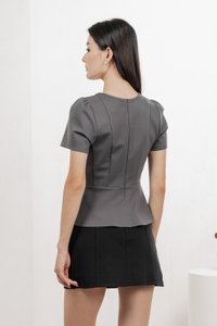 Lucien Buttons Cotton Top In Gunmetal