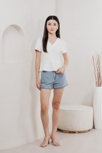 Lucien Buttons Cotton Top In White