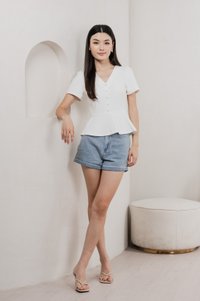 Lucien Buttons Cotton Top In White